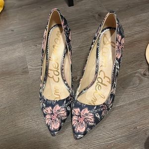 Sam Edelman navy/pink patterned pumps